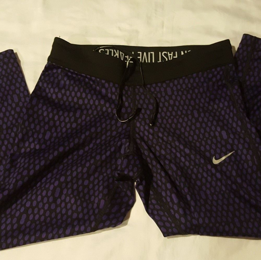 NIKE Capri Tights size XS purple